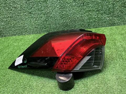 Фонарь левый внешний Toyota RAV4 5 XA50 (18-нв)