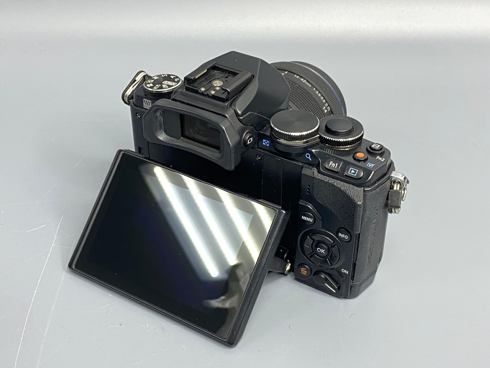 Olympus OM-D E-M10 kit 14-42mm