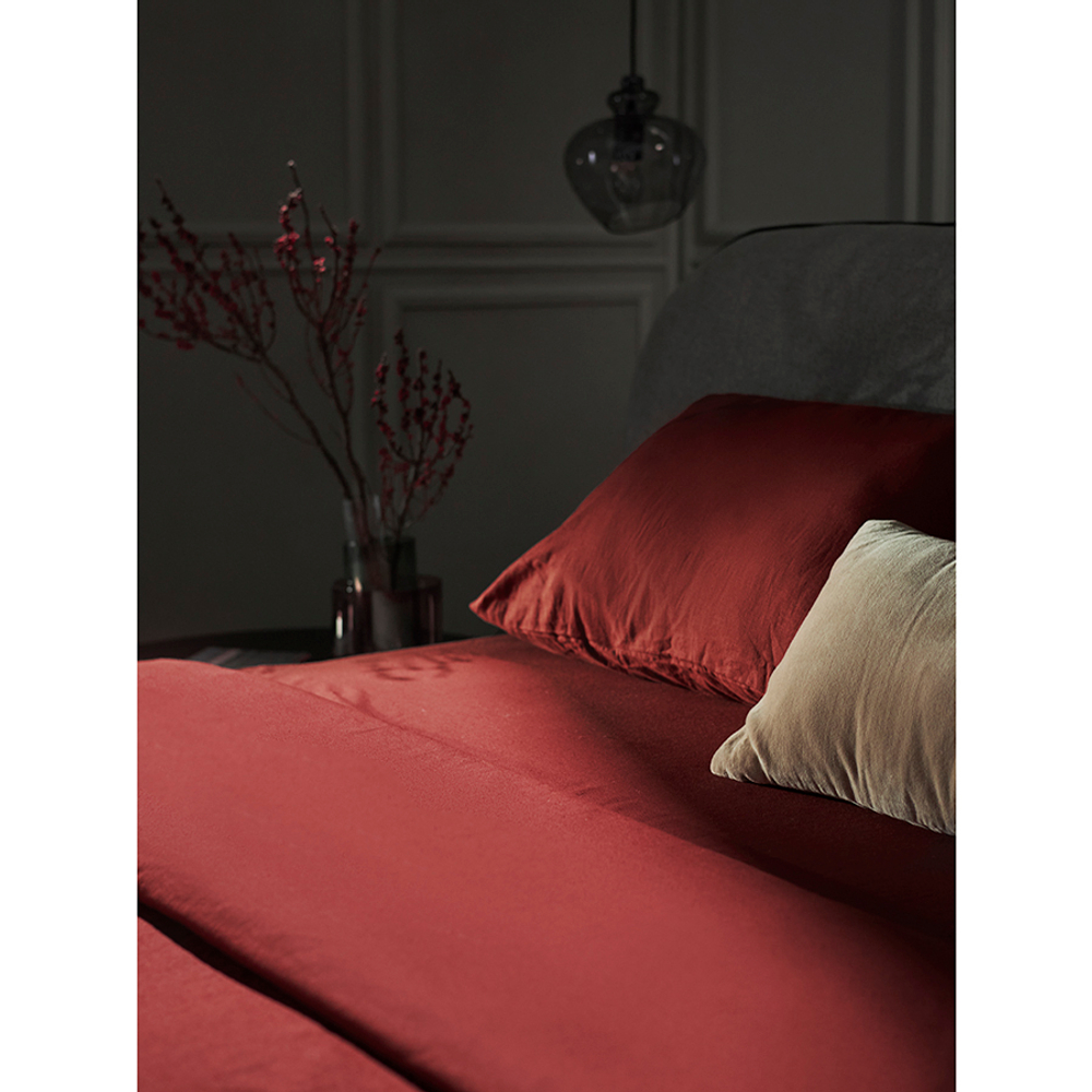 Простыня на резинке изо льна и хлопка цвета копченой паприки из коллекции essential, 160х200х30 см