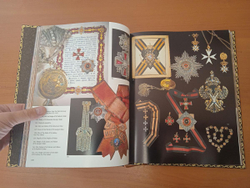 Подарочный набор в кожаной коробке: книга "Москва" на английском с плакеткой "Москва – Кремль"