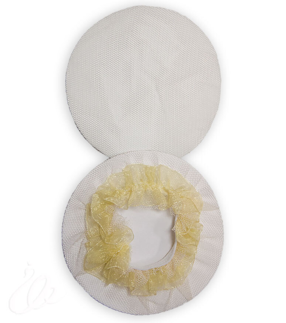 Бежевый с юбкой