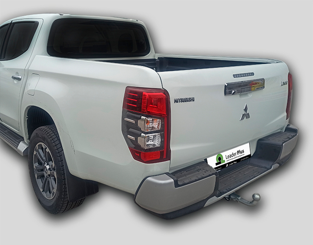 Фаркоп(прицепное) Tavials для MITSUBISHI L200 2015- (С БЫСТРОСЪЕМНЫМ ШАРОМ)(паспорт и сертификат в комплекте)(без электрики)T-M117-BA