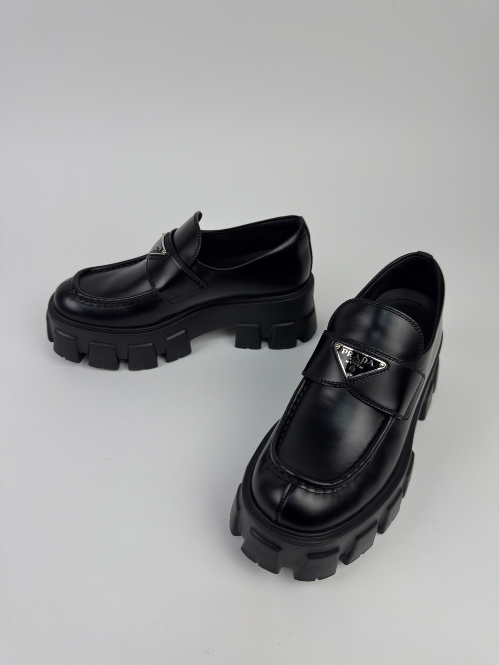 Лоферы Prada