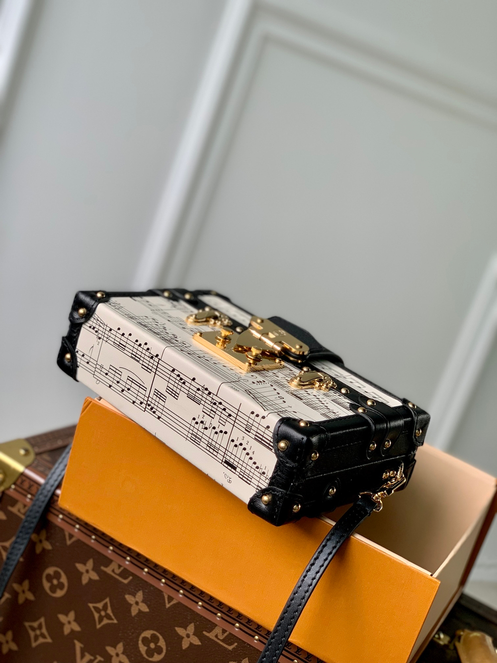 Louis Vuitton Petite Malle