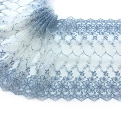 Вышивка на сетке голубая/молочная 20 см