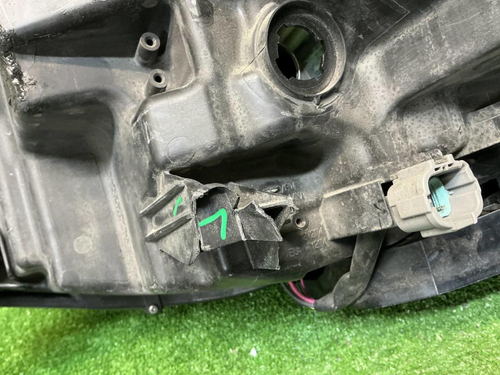 Фара правая Nissan X-Trail T32 (2017-2022) галоген