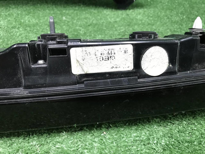 Фонарь крышки багажника Geely Monjaro (2021-н.в.)