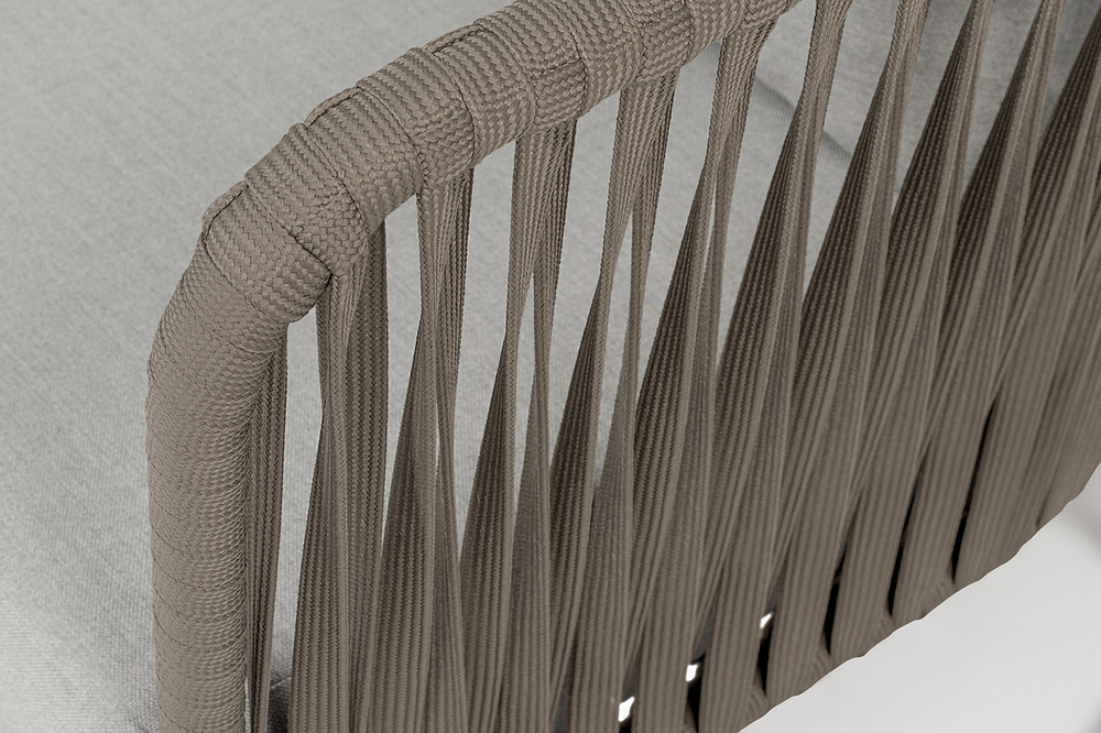 "Багамы" кресло плетеное из роупа, каркас алюминий бежево-серый (RAL7006) муар, роуп серо-коричневый 23мм, ткань светло-серая