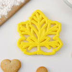 Вырубка пластиковая "Листочек" 10 см