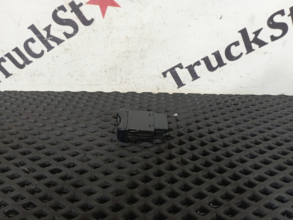 Кнопка системы трогании в подъем