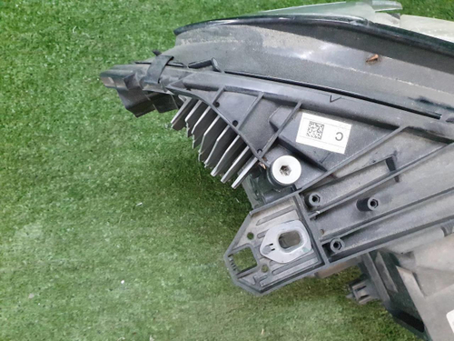 Битая Фара левая Mercedes B w246 (2014-2018) LED