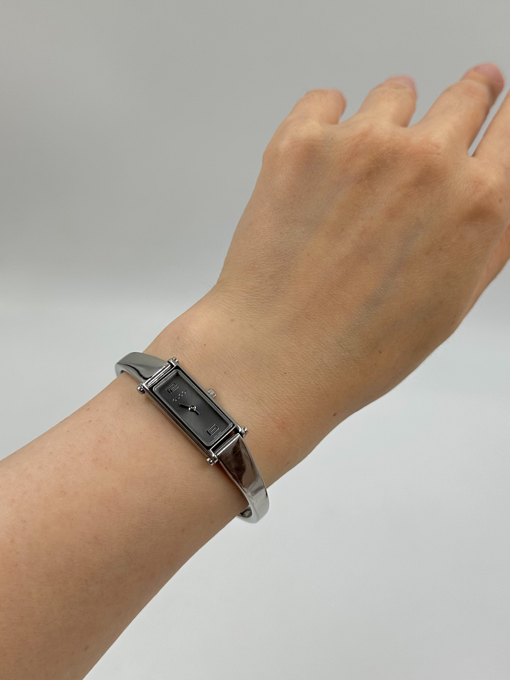 Часы GUCCI 1500 L