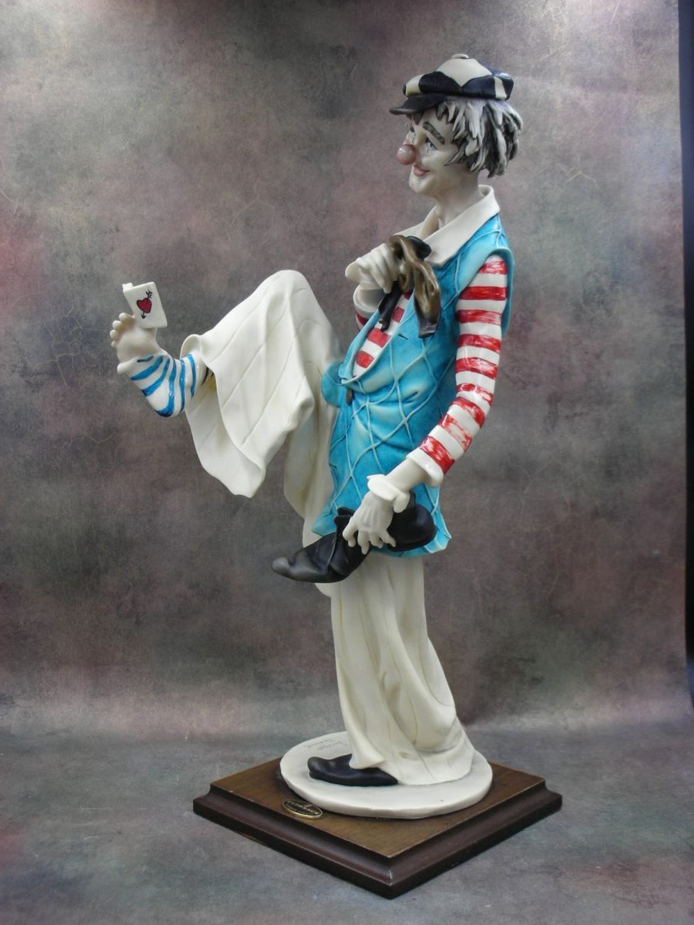 Статуэтка. Фарфор. Учёный клоун. Capodimonte. Италия