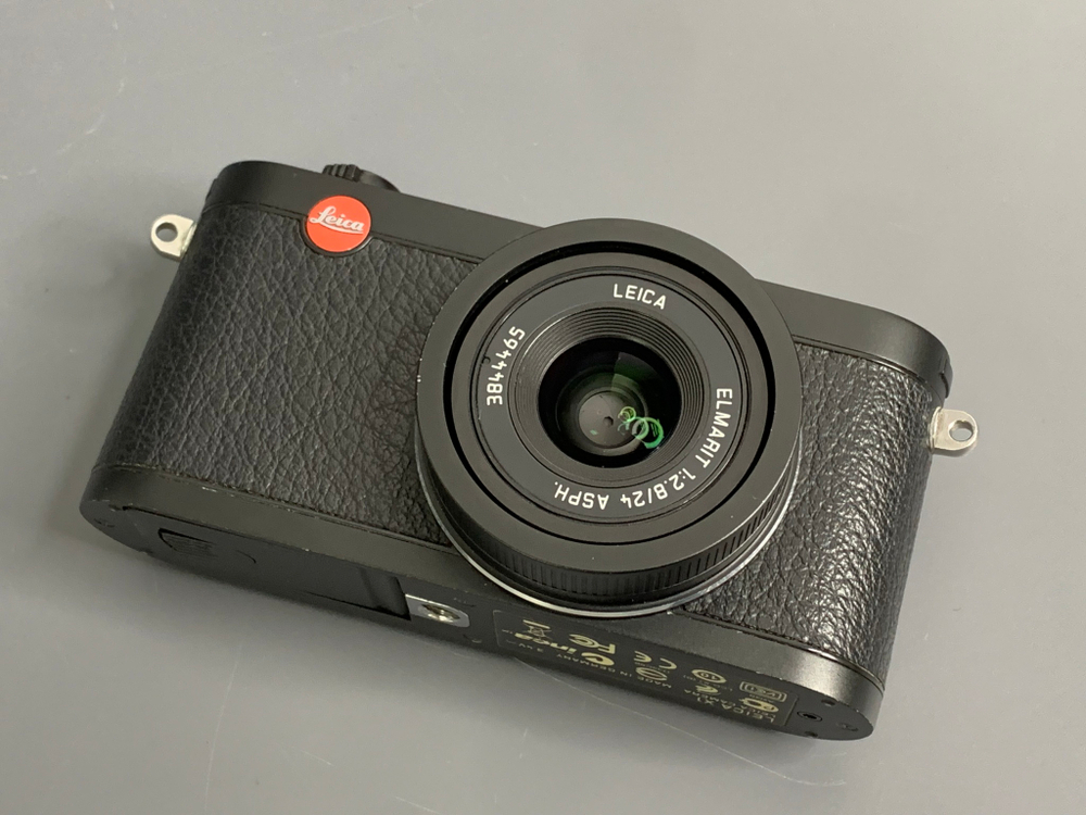 Leica X1