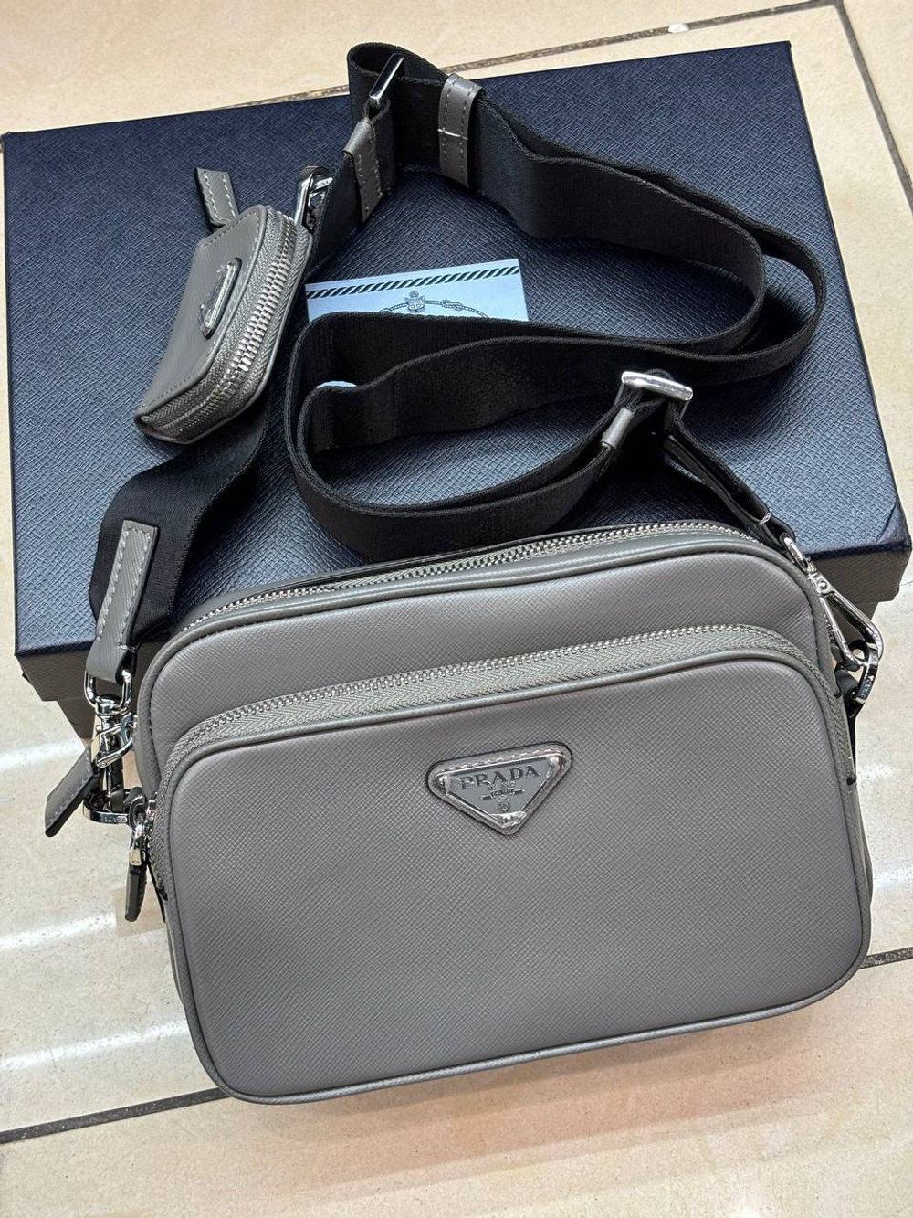 Сумка-мессенджер Prada