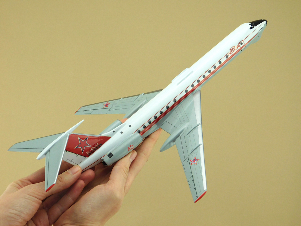 Модель самолета Ту-134Ш (М1:100, ВКС России, RF-66019, 40)