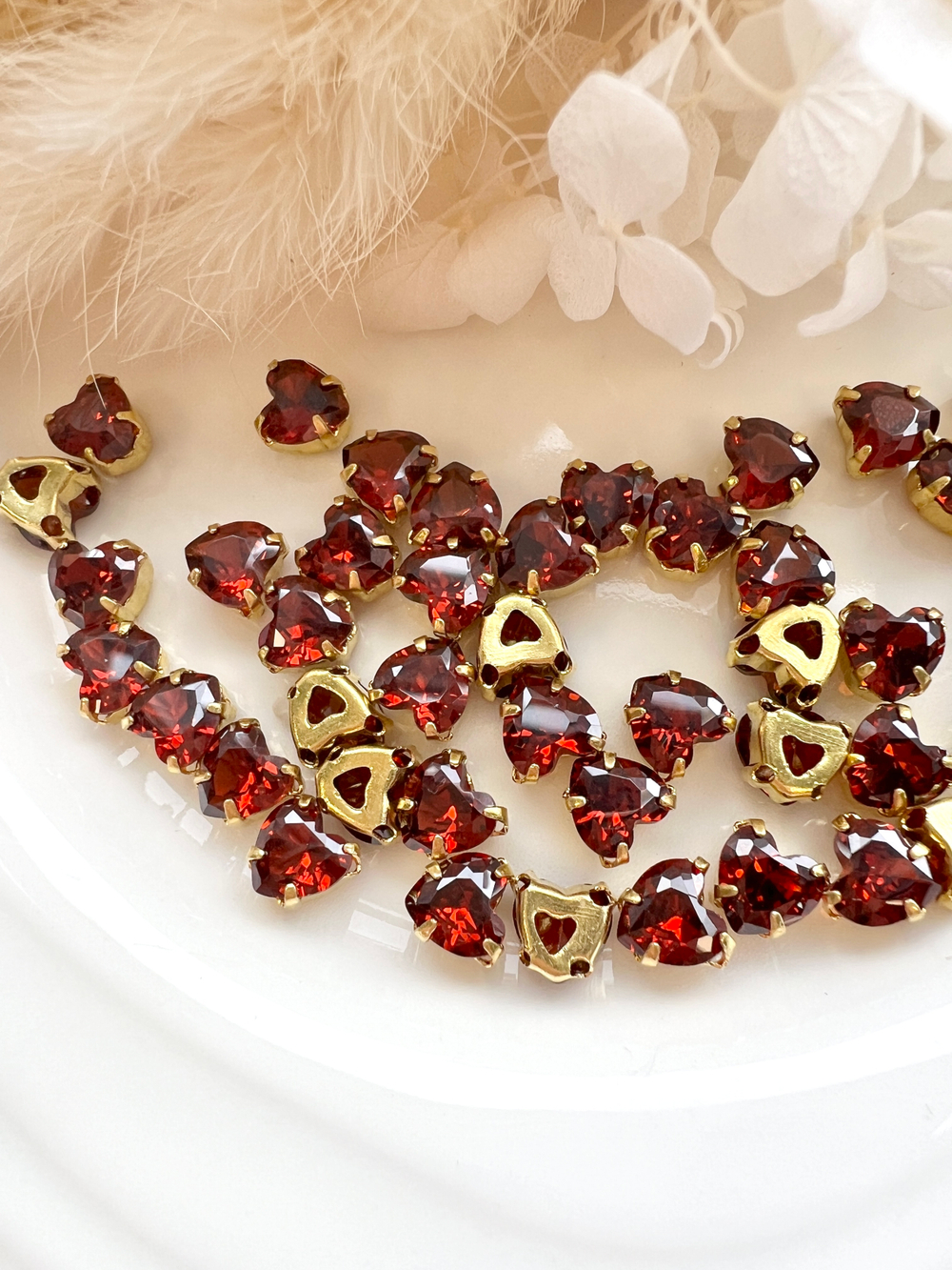 Фианит сердце 6*6 мм, Гранат (оправа золото)