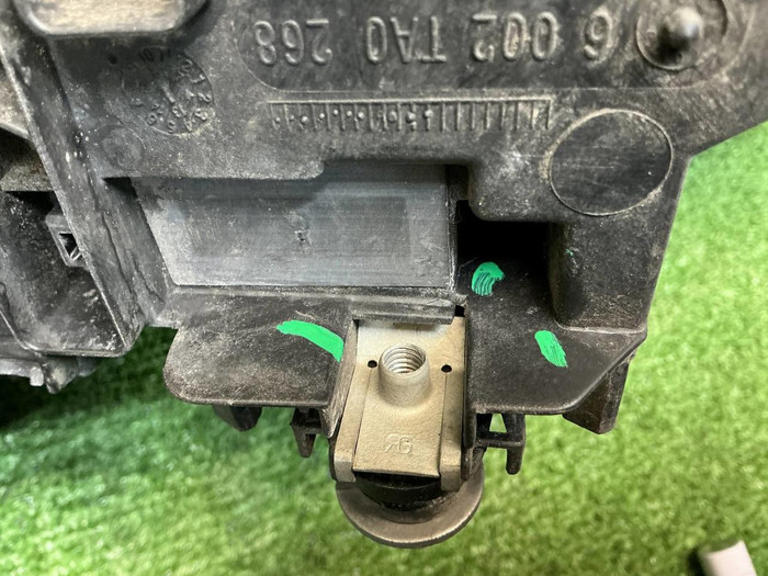 Битая Фара правая Mercedes GLE W166 (15-18) LED