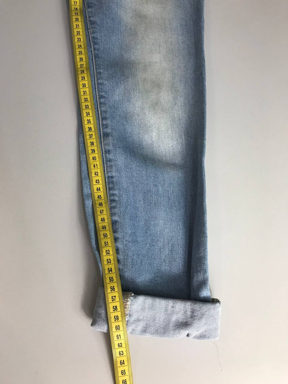 Джинсы Oodji для модных образов, маркировка 30, визуально на 46 размер