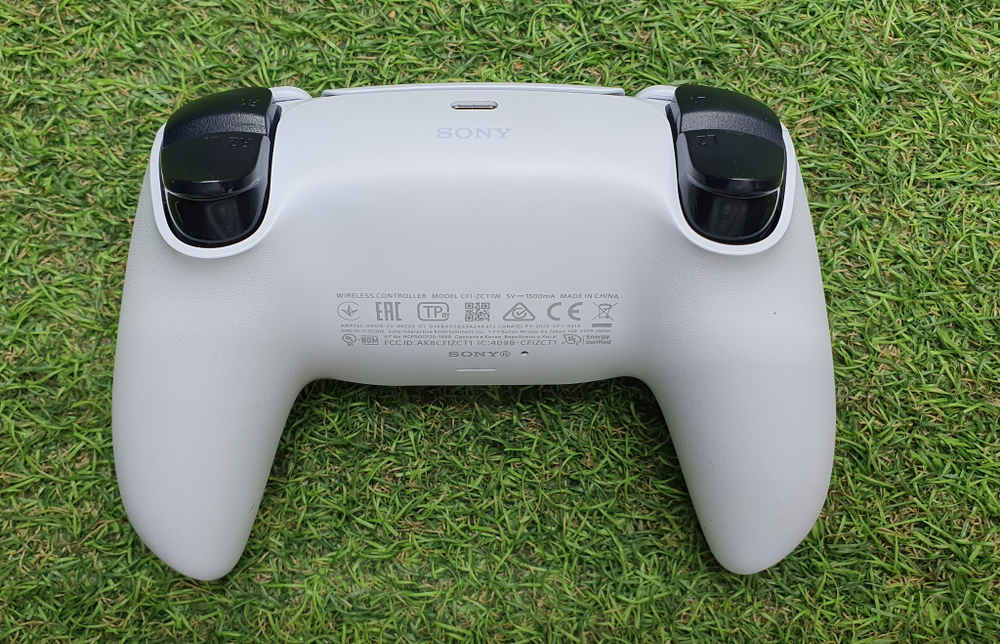 Игровая приставка Sony PlayStation 5 825 Гб, белый