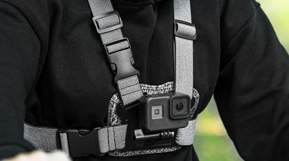 Как прикрепить экшен-камеру на грудь: изучаем все нюансы