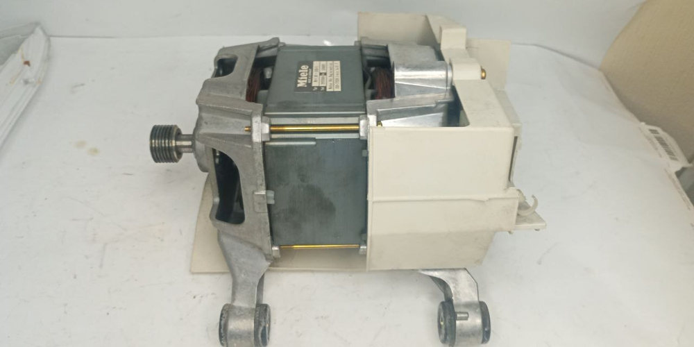 Двигатель Miele 3555999 б/у