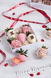 Набор клубники в шоколаде Пасхальный мини