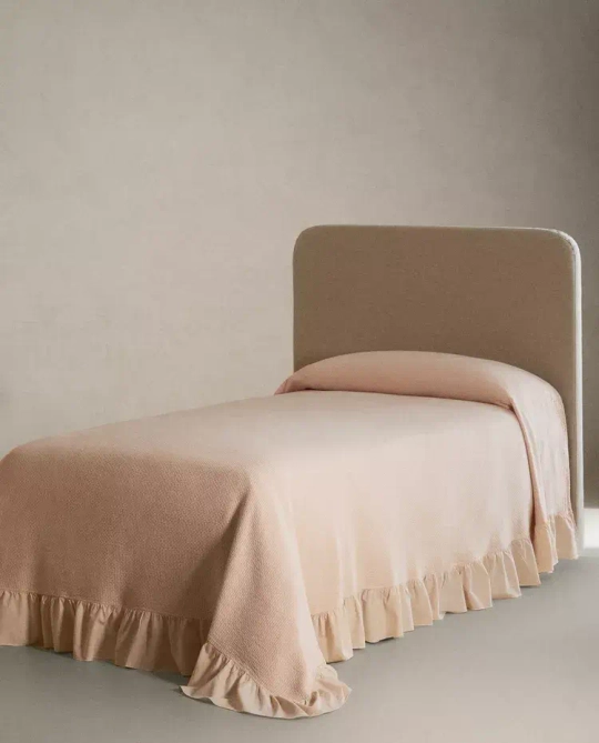 ZARA HOME ДЕТСКОЕ ПОКРЫВАЛО С ОБОРКАМИ, РОЗОВЫЙ