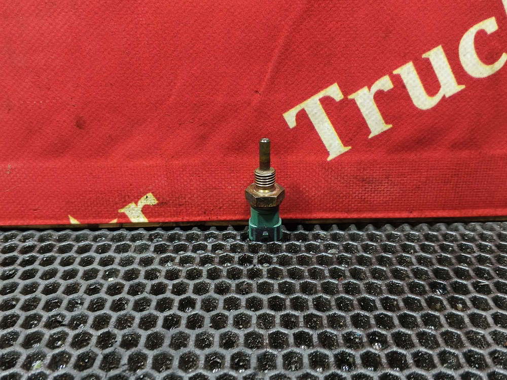 Датчик температуры охлаждающей жидкости