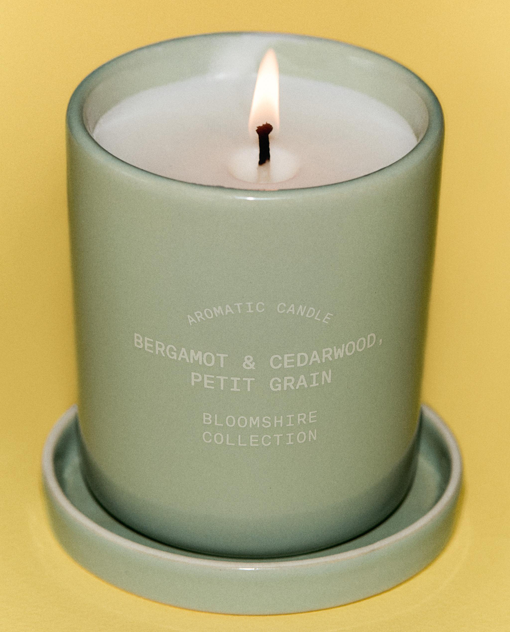 Zara Home Свеча ароматическая Bergamot & Cedarwood 170 г, растительный воск, аромат древесный, Коричневый