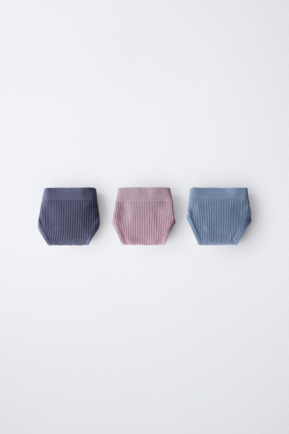 ZARA НАБОР ИЗ ТРЕХ БЕСШОВНЫХ ТРУСОВ ВАФЕЛЬНОЙ СТРУКТУРЫ, СИНИЙ