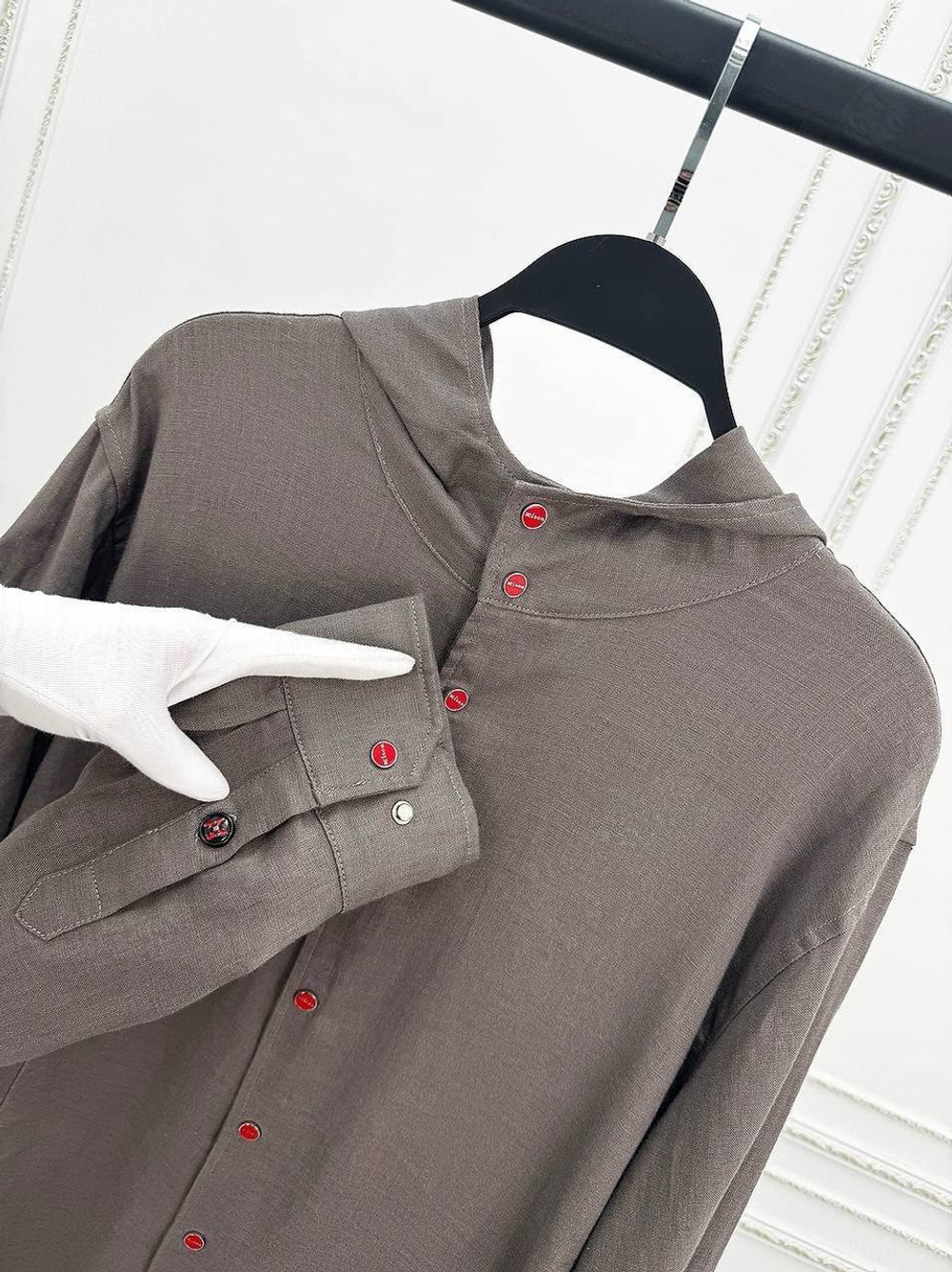 Льняной костюм Kiton