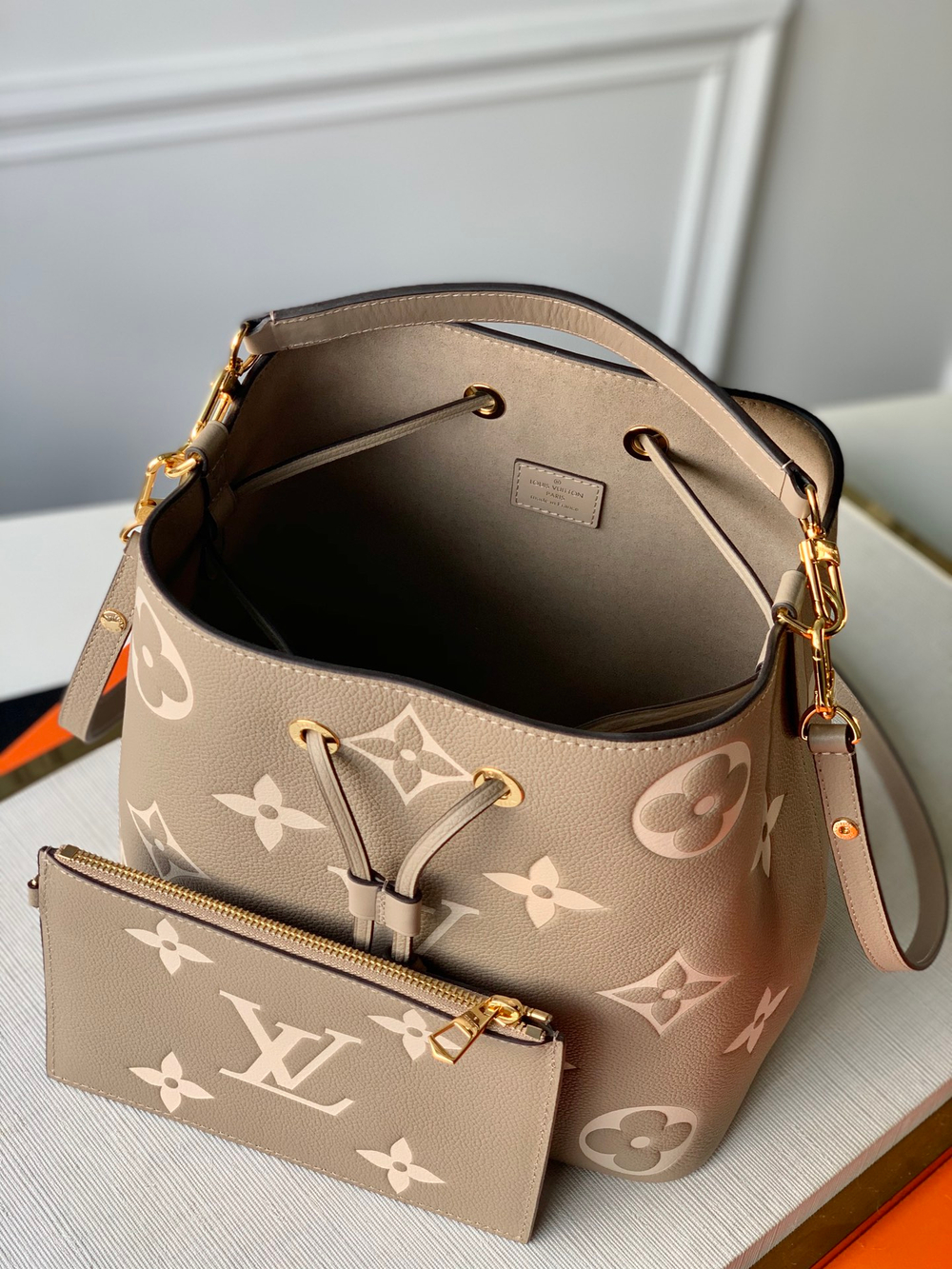 Louis Vuitton NeoNoe MM