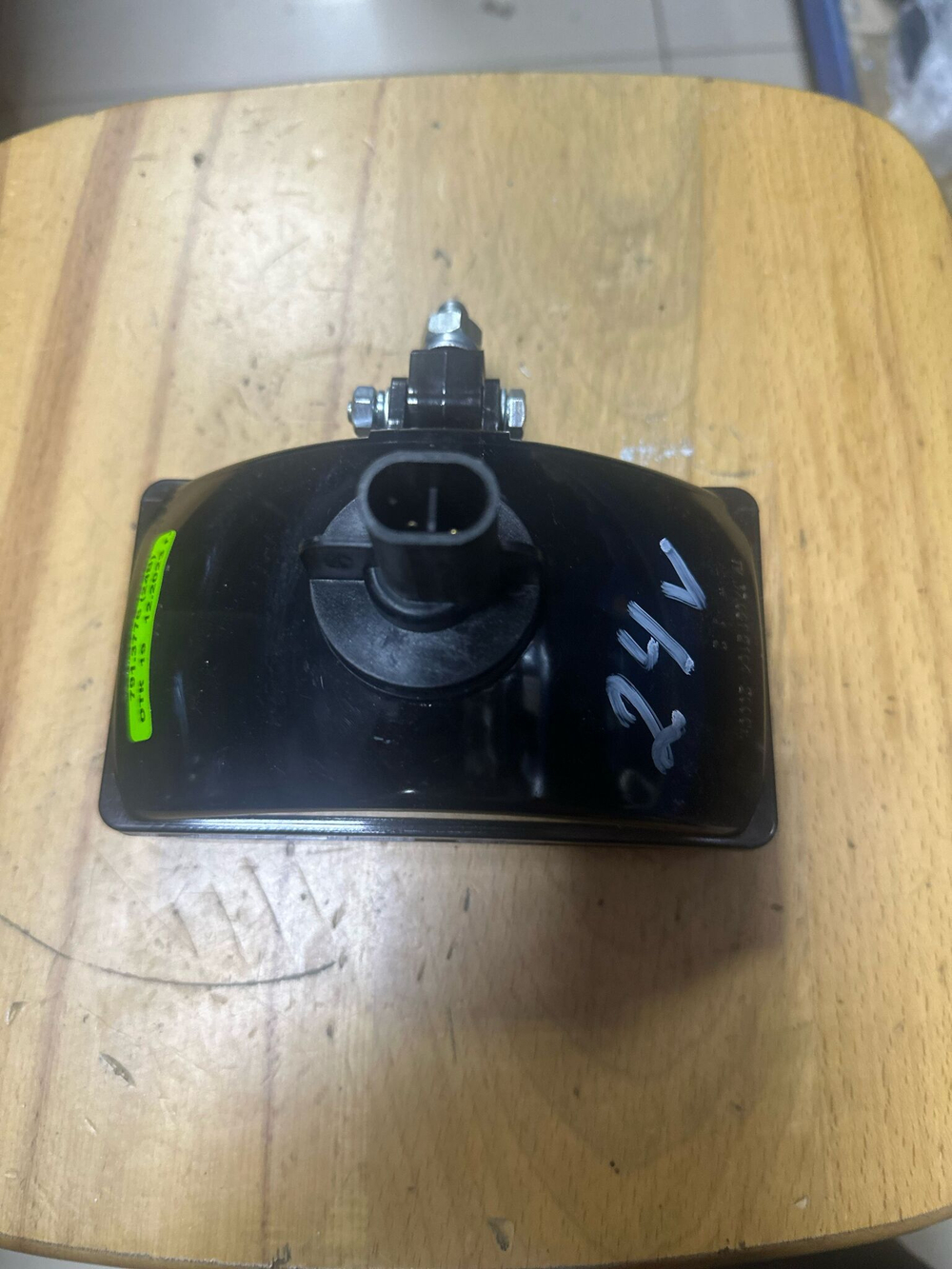 Фонарь противотуманный задний, красный для автомобилей ПАЗ 24V (крепл. болт) (разъем 282080)