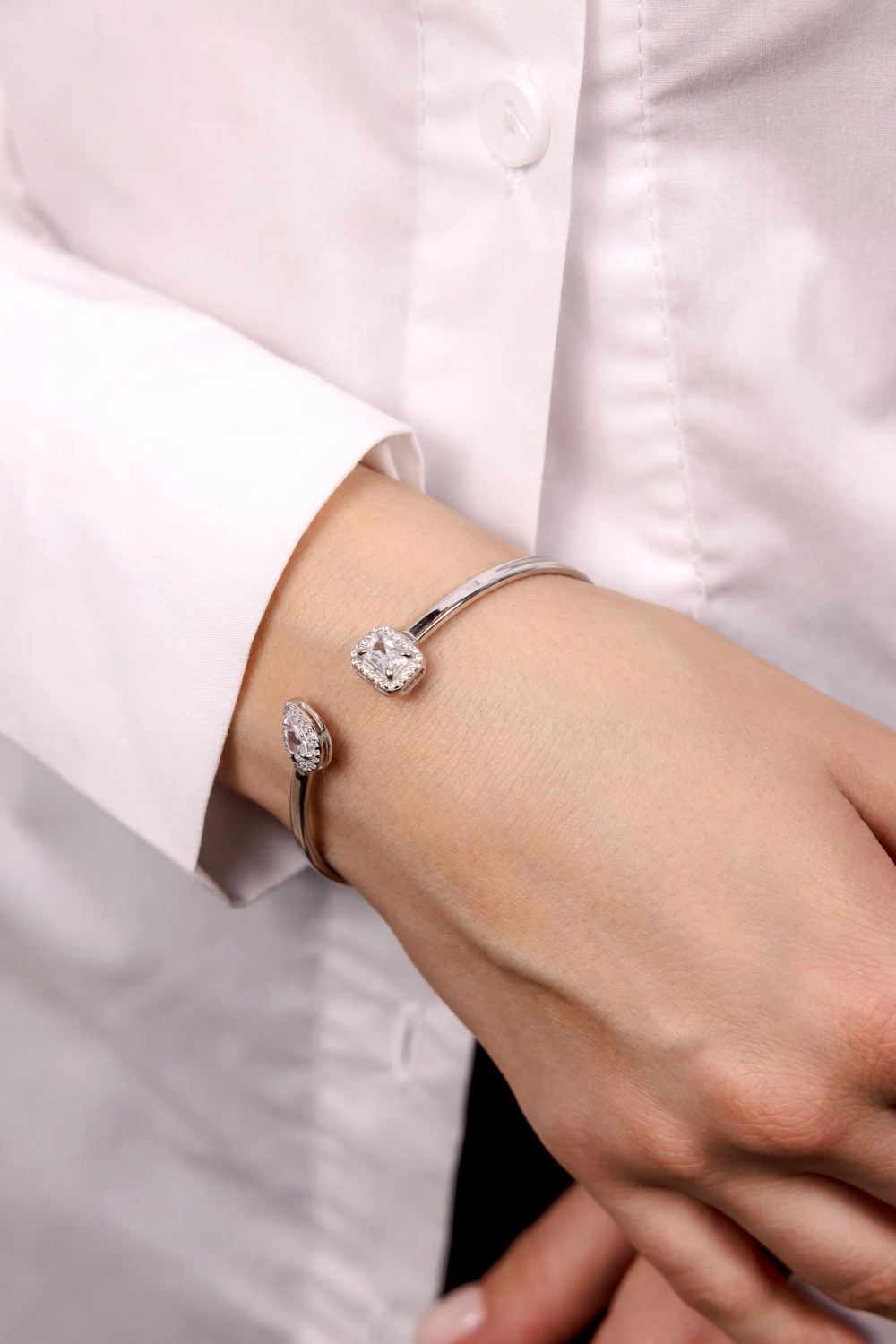 Жесткий браслет "Сияние"