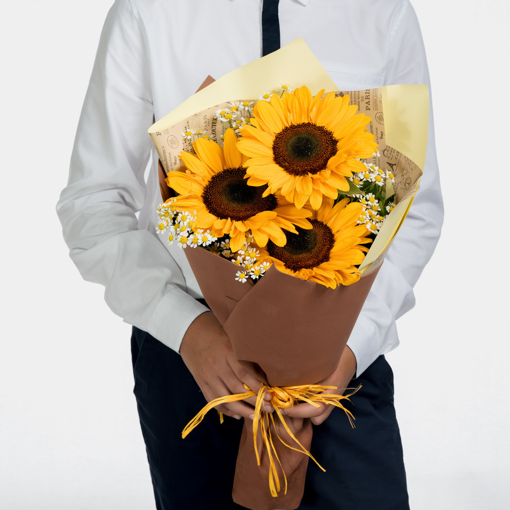 Авторский букет с подсолнухами