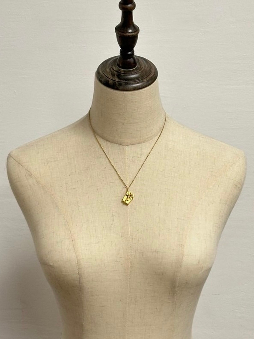 Кулон Подарочная коробка Avon