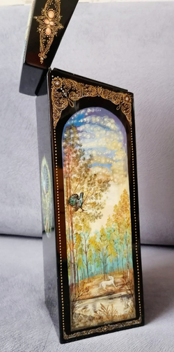 Подарочный футляр  под бутылку с полной росписью "Охота". (Палех)