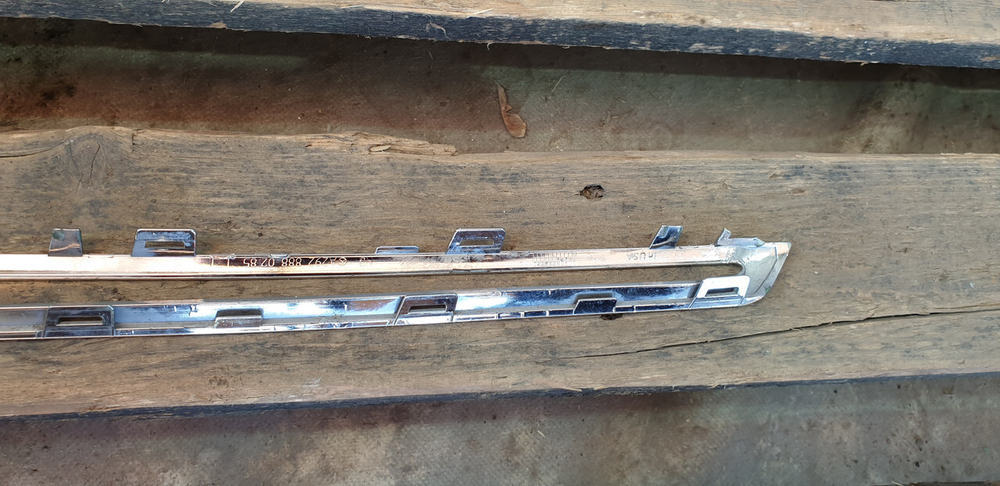 Молдинг решетки радиатора Mercedes GLE (C292) 15-19 Б/У Оригинал A2928880285