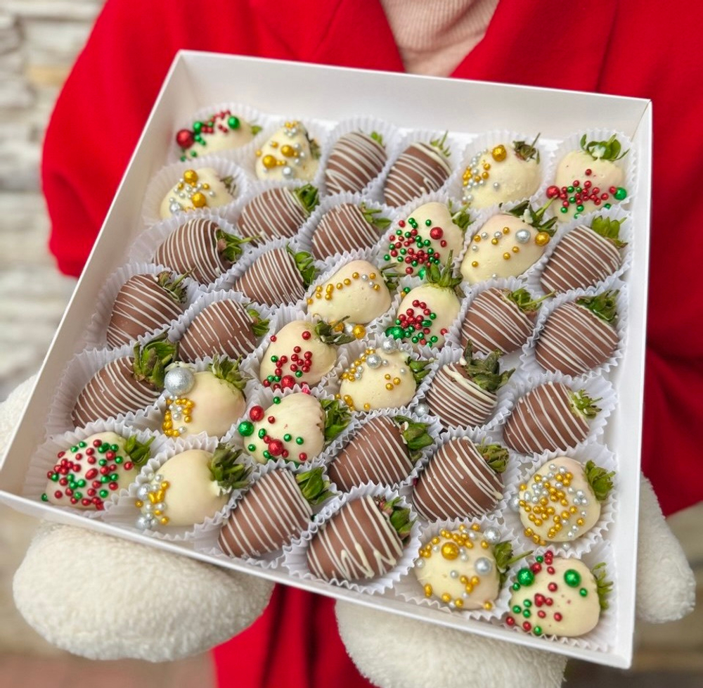 Клубника в шоколаде «Рождественский», 36 ягод