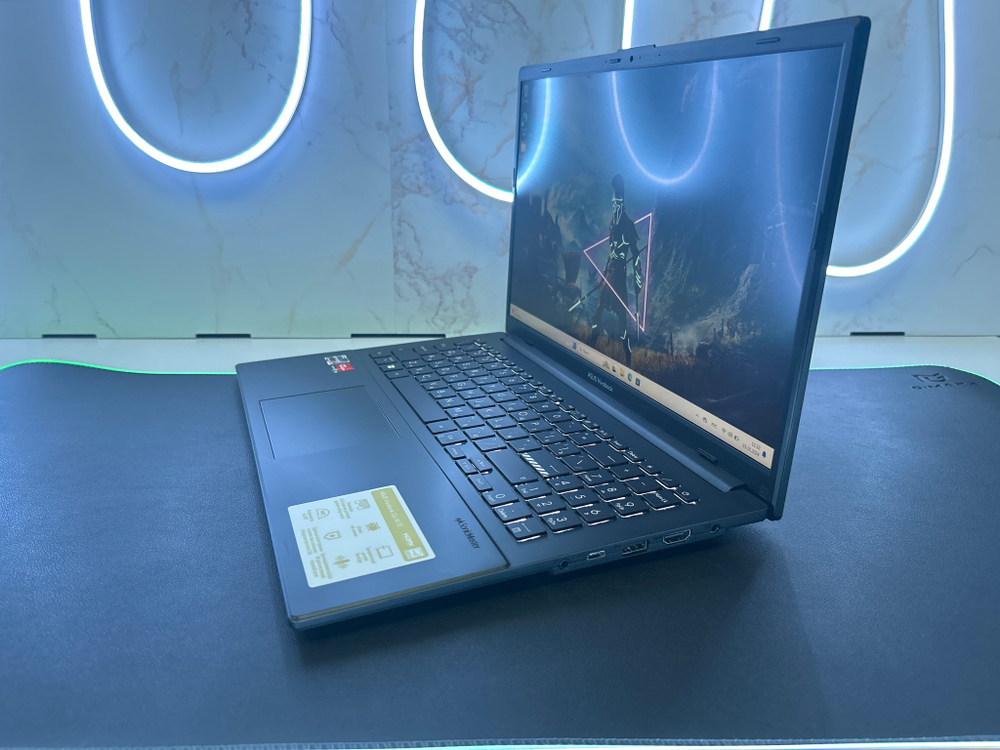 Ноутбук ASUS VivoBook E1504FA-BQ038W (90NB0ZR2-M00L50) 15.6"/AMD Ryzen 5 7520U/RAM 8 GB/SSD 512 GB/AMD Radeon/1920x1080/IPS/Windows 11/Подсветка кл-ры:LED/черный