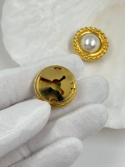 Накладка на пуговицу с «жемчугом»