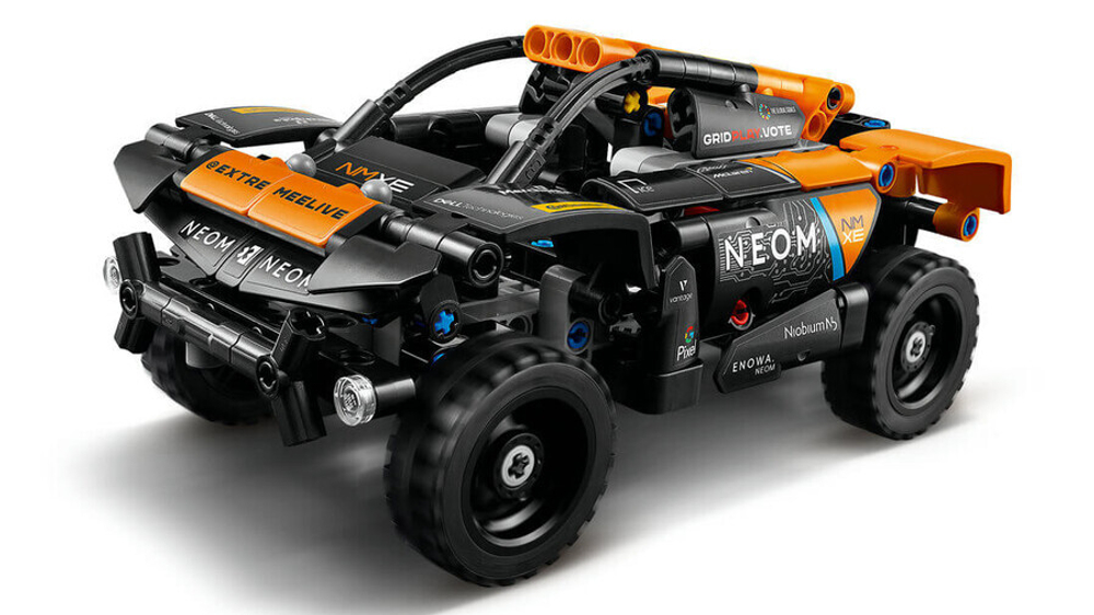 Конструктор LEGO Technic 42166 Гоночный автомобиль NEOM McLaren Extreme E