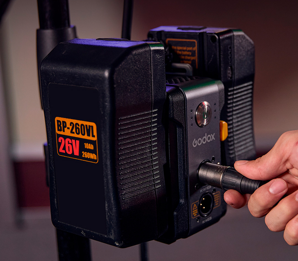 Осветитель Godox Litemons LA150R K1, 1800-10000К, RGB, 150 Вт