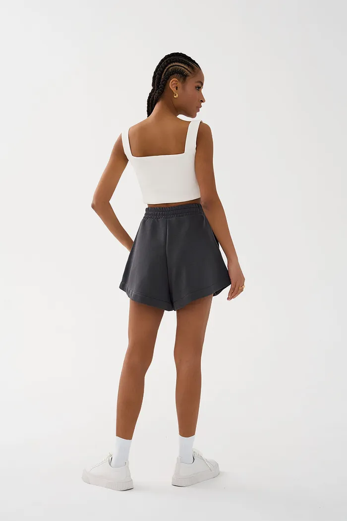 Шорты укороченные графитового цвета