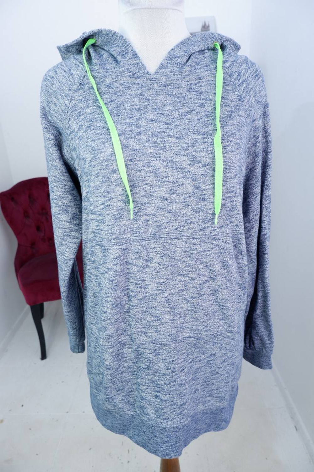 Толстовка удобная и практичная, визуально на 48/50 размер