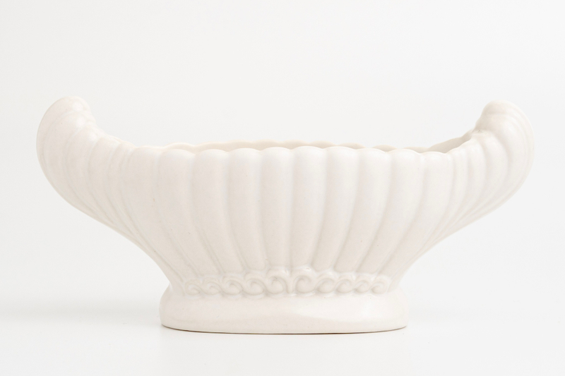 Керамическая вазочка в виде раковины