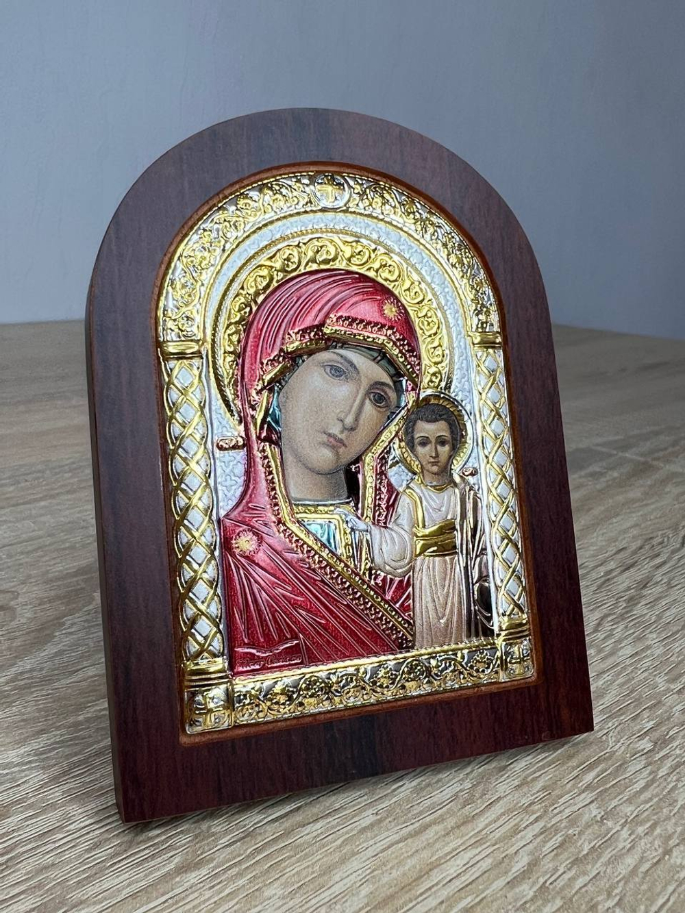 Казанская БМ, икона арочная, красное дерево, эмаль 86х112