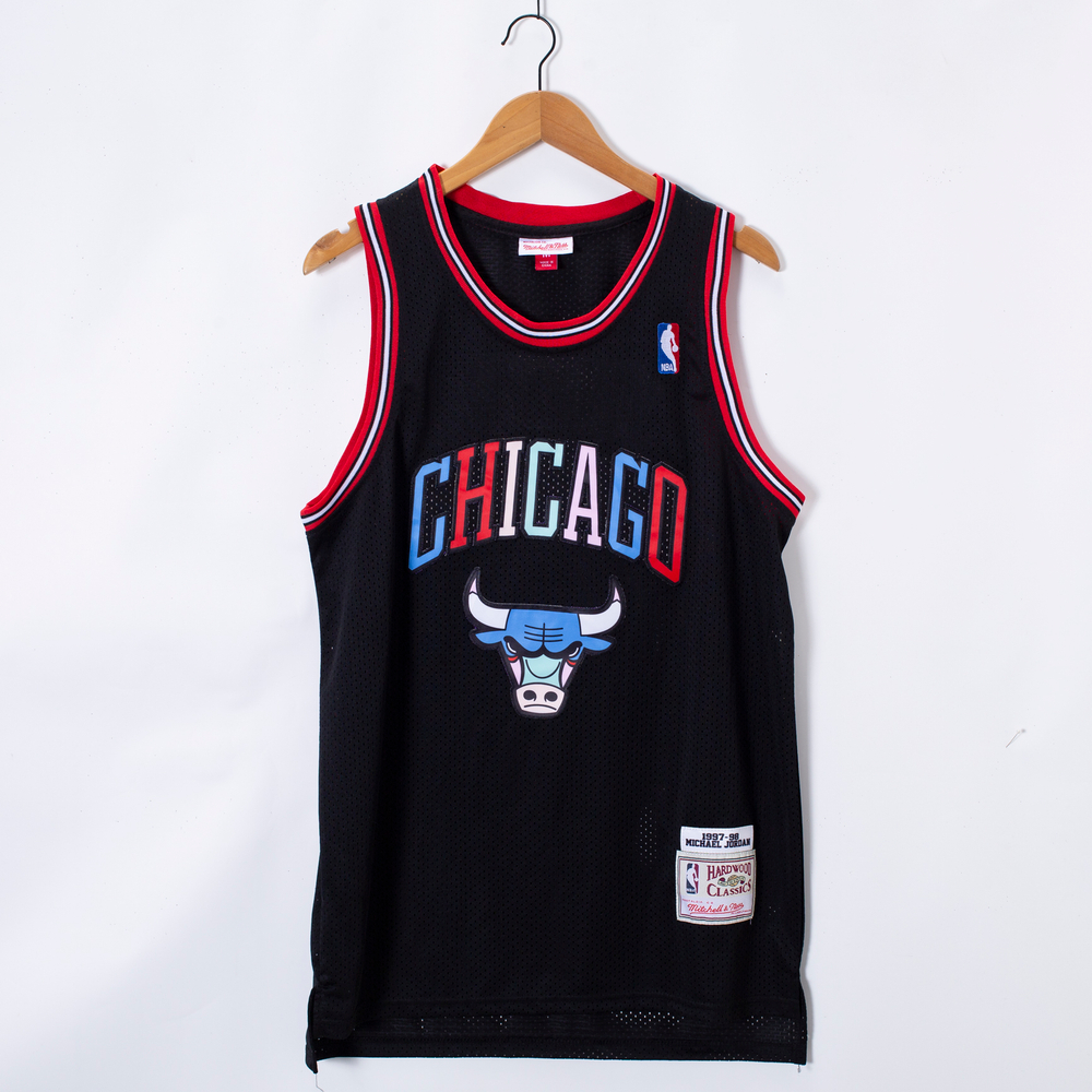 Купить баскетбольную джерси Майкла Джордана «Чикаго Буллз»
