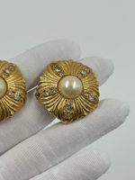 Клипсы с «жемчугом» и кристаллами